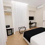 Sofia & בית הארחה 4*