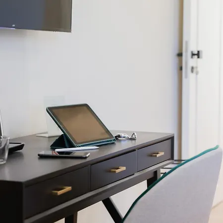 Sofia & Πανσιόν 4*